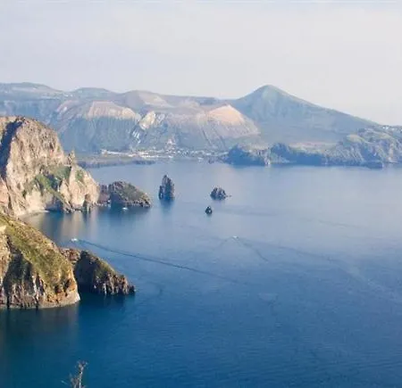 Casaeolia Golden * Canneto (Lipari)