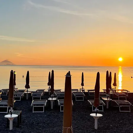 Casaeolia Golden * Canneto (Lipari)